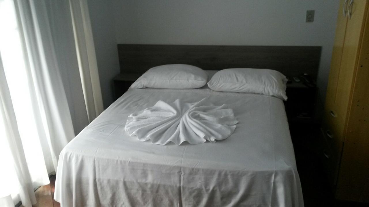 Rocha'S Hotel Гуарапуава Екстериор снимка